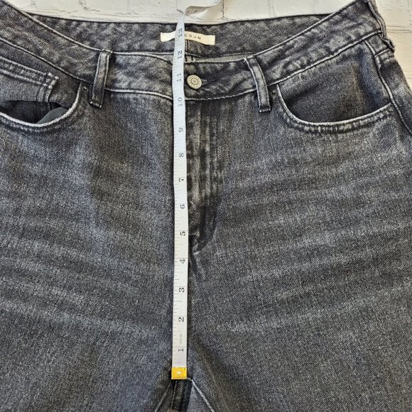 PacSun Woman’s washed out black mom jeans high rise size 30 - Picture 6 of 12